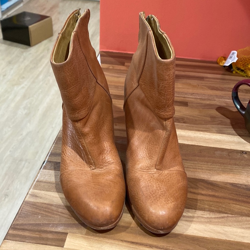 SALE 🔥🔥GUC Rag and Bone Newbury Bootie (9)
